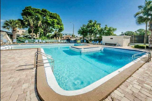 5970 80TH STREET N 102, St Petersburg, FL 33709