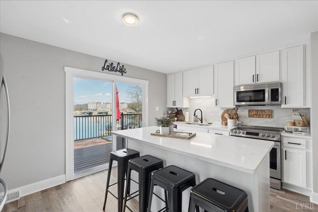 1009 Guardian Circle, Huddleston, VA 24104