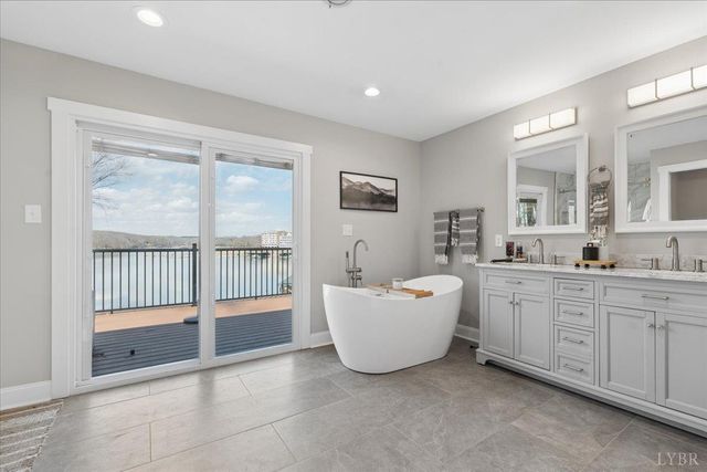 1009 Guardian Circle, Huddleston, VA 24104