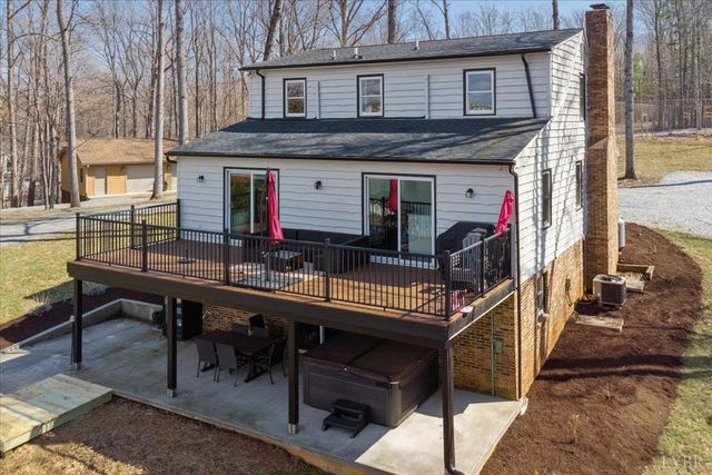 1009 Guardian Circle, Huddleston, VA 24104