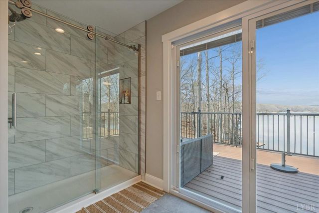 1009 Guardian Circle, Huddleston, VA 24104