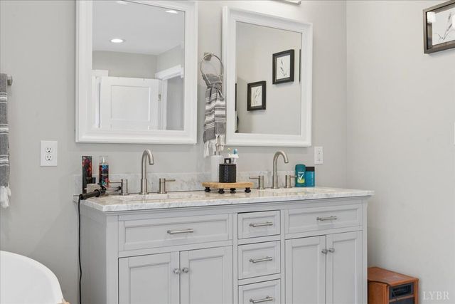 1009 Guardian Circle, Huddleston, VA 24104