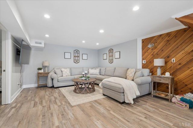 1009 Guardian Circle, Huddleston, VA 24104