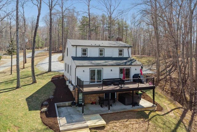 1009 Guardian Circle, Huddleston, VA 24104