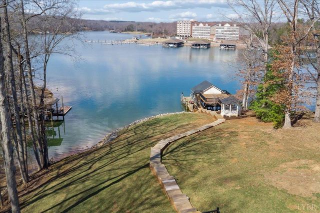 1009 Guardian Circle, Huddleston, VA 24104