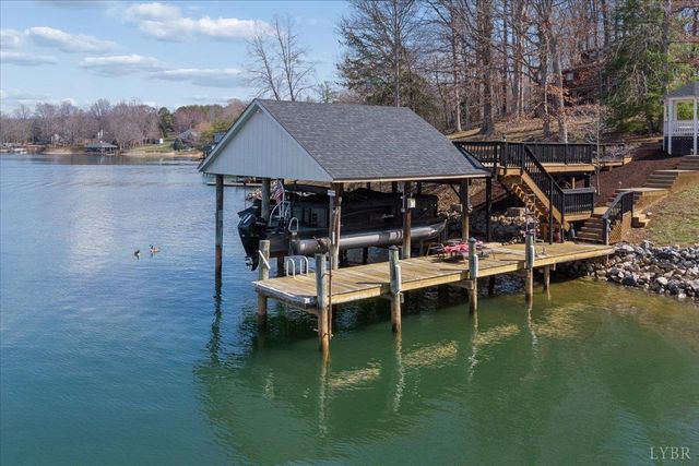 1009 Guardian Circle, Huddleston, VA 24104