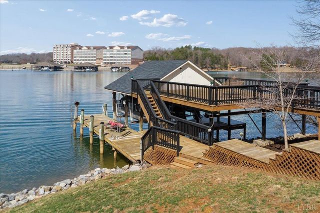 1009 Guardian Circle, Huddleston, VA 24104