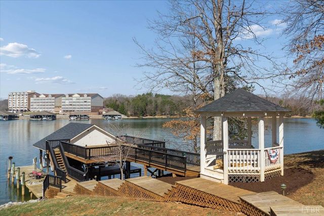 1009 Guardian Circle, Huddleston, VA 24104