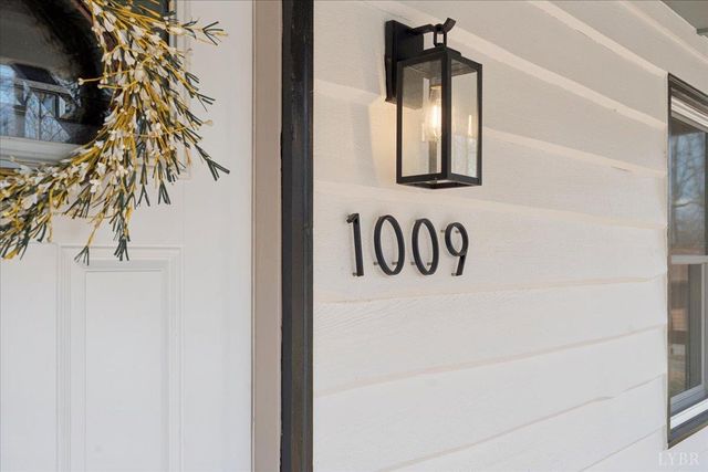 1009 Guardian Circle, Huddleston, VA 24104