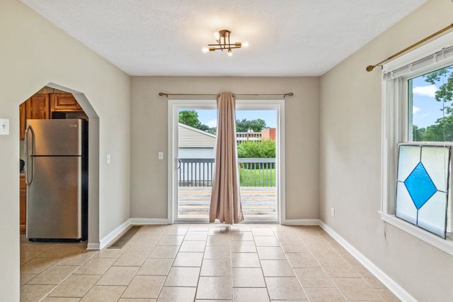 6412 Washington Avenue, Windsor Heights, IA 50324