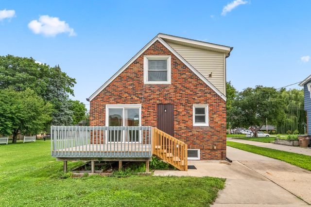 6412 Washington Avenue, Windsor Heights, IA 50324
