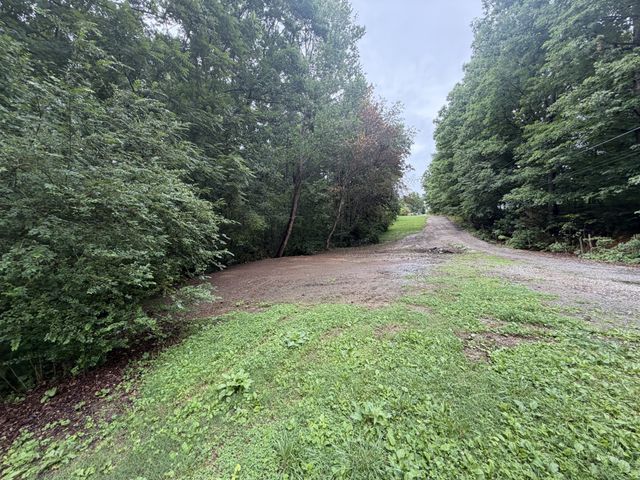 1366 Bandy Rd, Ashland City, TN 37015