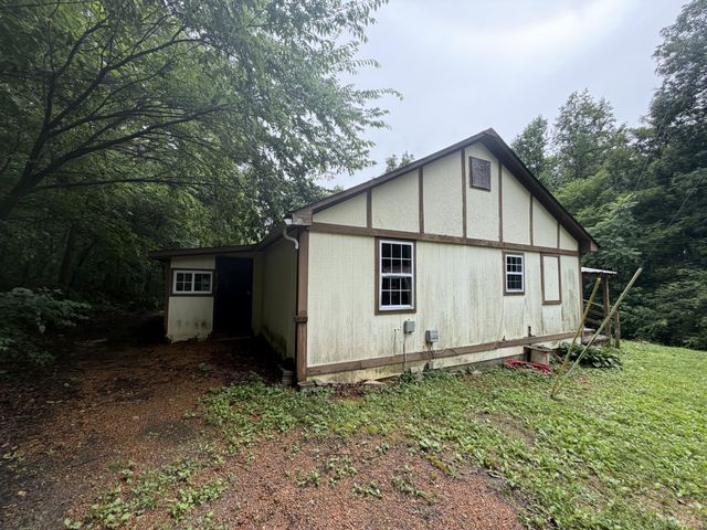 1366 Bandy Rd, Ashland City, TN 37015