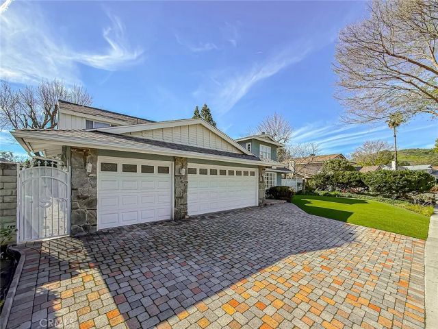27014 Helmond Drive, Calabasas, CA 91301
