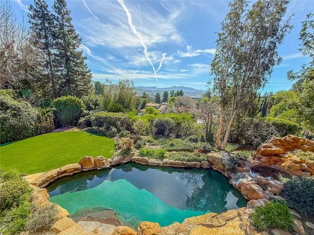 27014 Helmond Drive, Calabasas, CA 91301