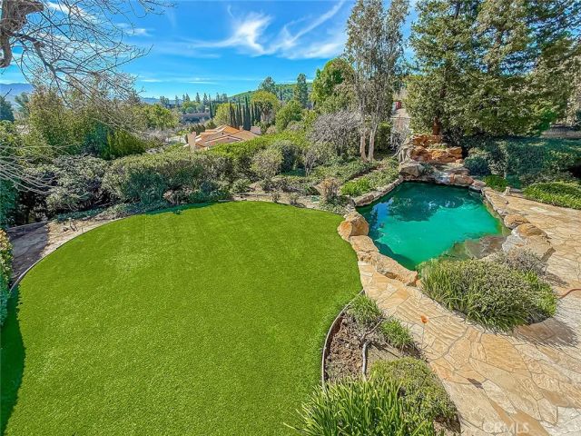 27014 Helmond Drive, Calabasas, CA 91301
