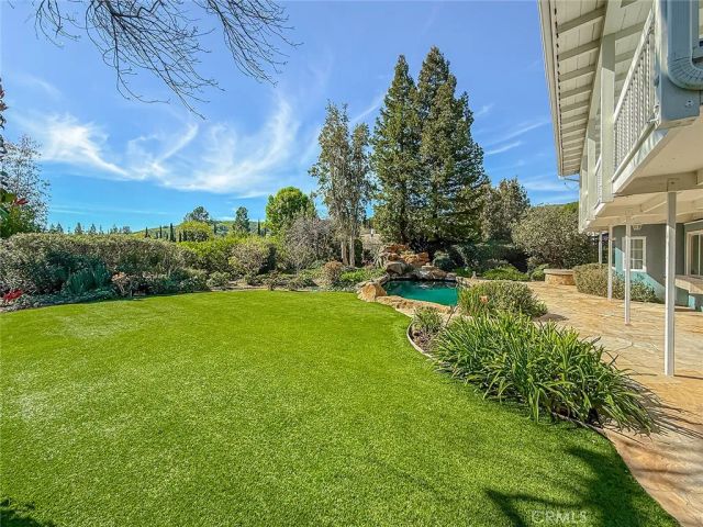 27014 Helmond Drive, Calabasas, CA 91301