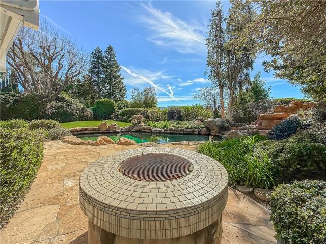 27014 Helmond Drive, Calabasas, CA 91301