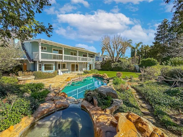 27014 Helmond Drive, Calabasas, CA 91301