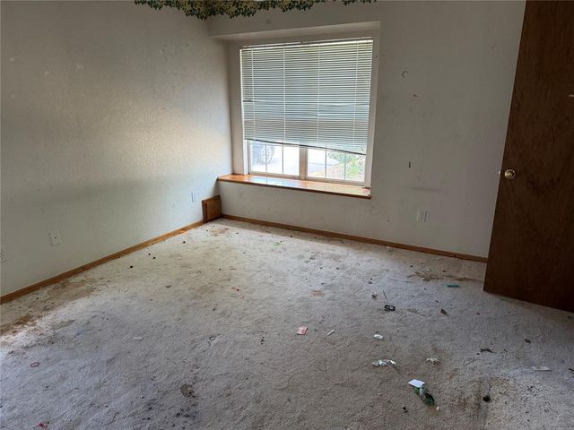 1032 Cambridge Court, Moore, OK 73160