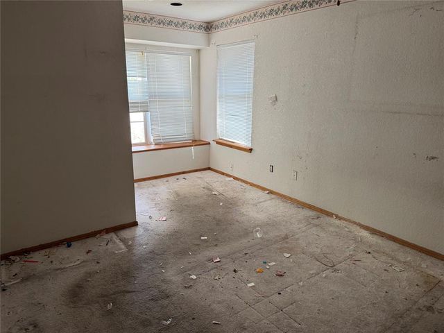 1032 Cambridge Court, Moore, OK 73160