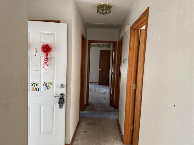 1032 Cambridge Court, Moore, OK 73160