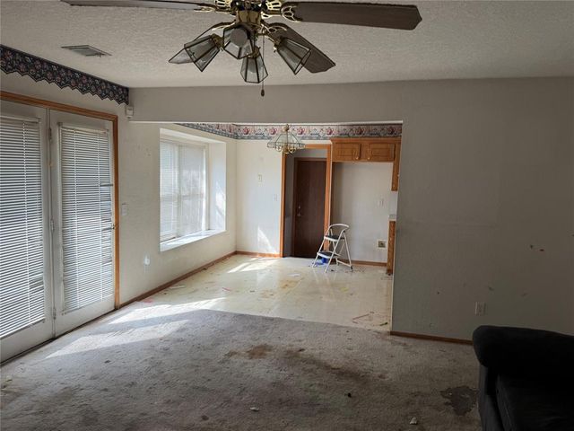 1032 Cambridge Court, Moore, OK 73160