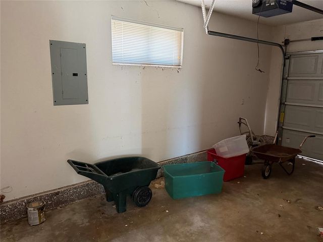 1032 Cambridge Court, Moore, OK 73160