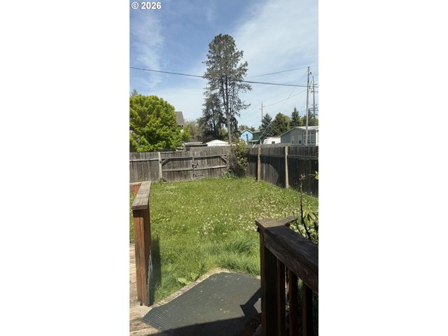1106 S RIVER St, Newberg, OR 97132