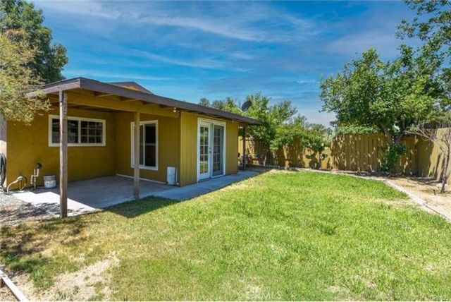 2130 Avenida Estrada, Hemet, CA 92545