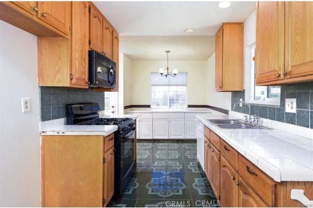 2130 Avenida Estrada, Hemet, CA 92545