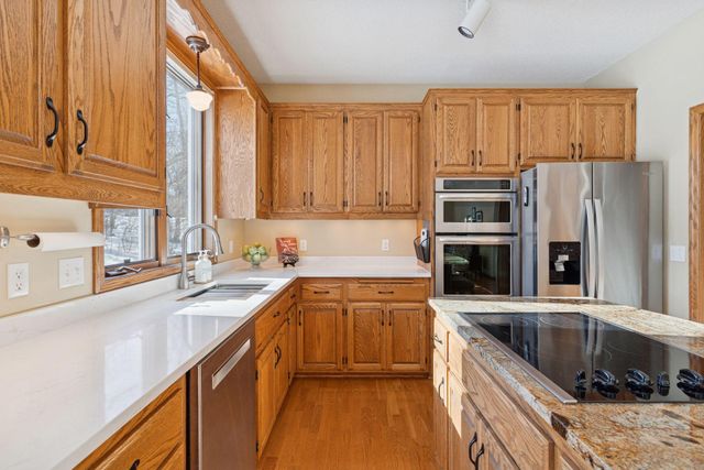 13850 Pennock Avenue, Apple Valley, MN 55124