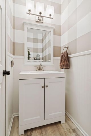 13850 Pennock Avenue, Apple Valley, MN 55124