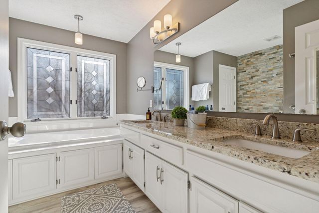 13850 Pennock Avenue, Apple Valley, MN 55124