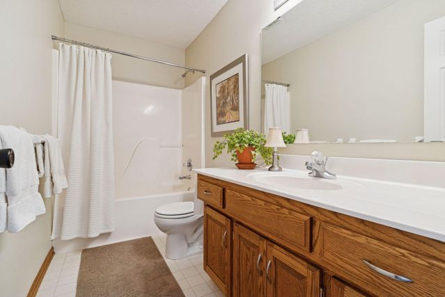 13850 Pennock Avenue, Apple Valley, MN 55124