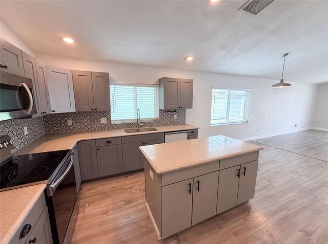 3800 SEMINOLE DRIVE, Orlando, FL 32812
