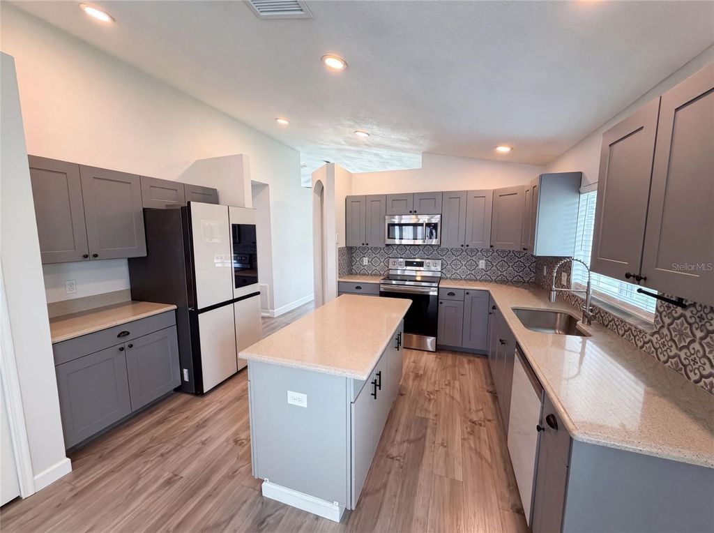 Image 11 of property listing at 3800 SEMINOLE DRIVE, Orlando, FL 32812