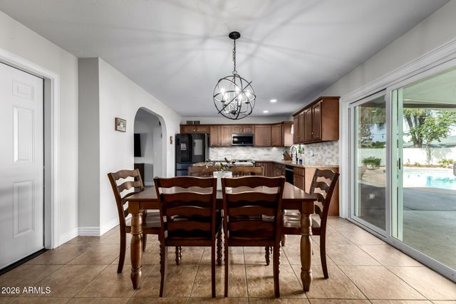 636 E KNOLL Street, Mesa, AZ 85203