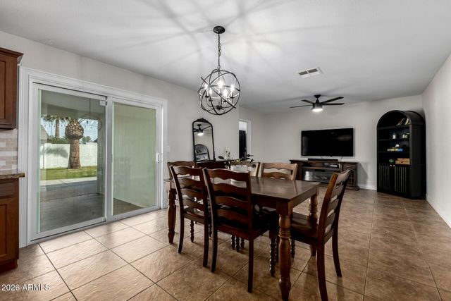 636 E KNOLL Street, Mesa, AZ 85203