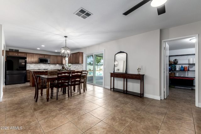 636 E KNOLL Street, Mesa, AZ 85203