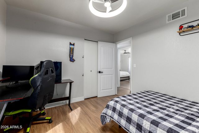 636 E KNOLL Street, Mesa, AZ 85203