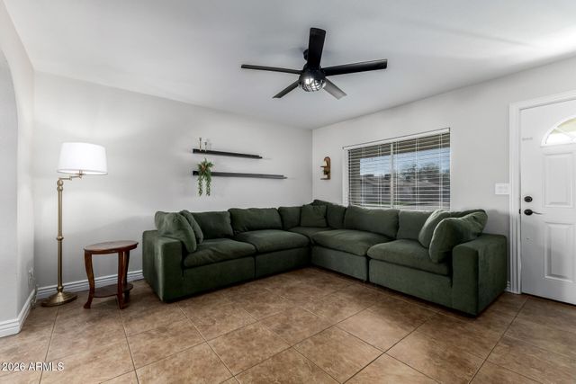 636 E KNOLL Street, Mesa, AZ 85203