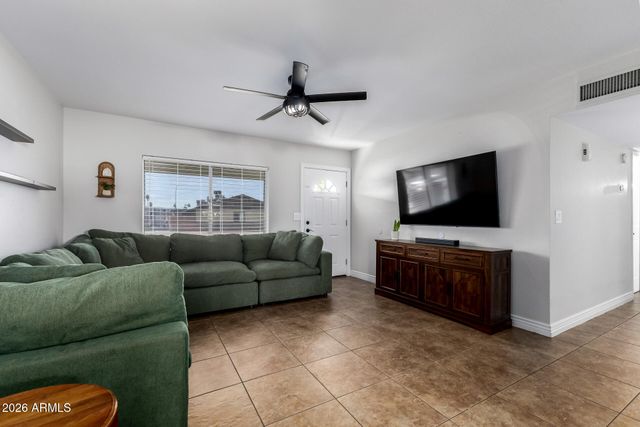 636 E KNOLL Street, Mesa, AZ 85203