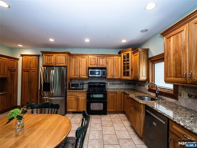 220 Clinton Avenue, Clifton, NJ 07011