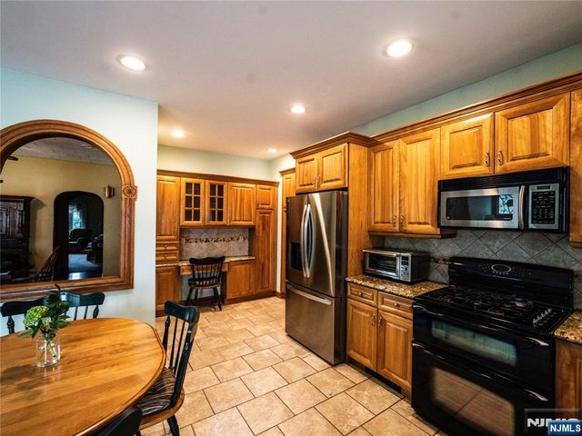 220 Clinton Avenue, Clifton, NJ 07011