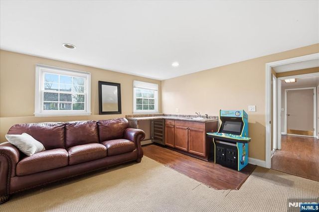 79 Truman Boulevard, Oakland, NJ 07436