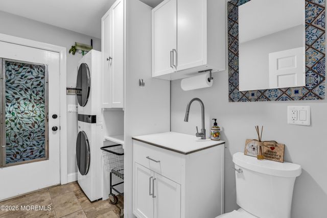 24 Laurelwood Drive, Colts Neck, NJ 07722