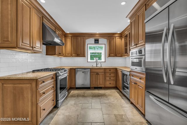 24 Laurelwood Drive, Colts Neck, NJ 07722