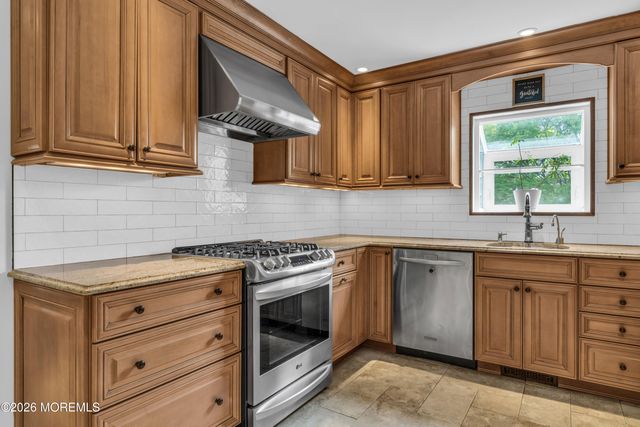 24 Laurelwood Drive, Colts Neck, NJ 07722