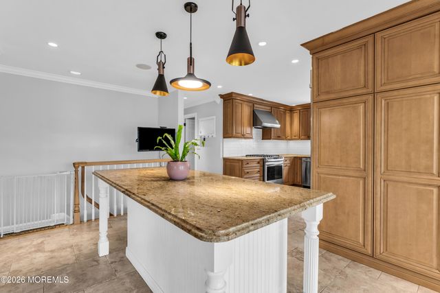 24 Laurelwood Drive, Colts Neck, NJ 07722